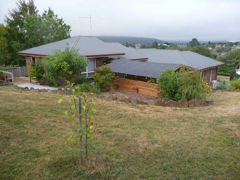 9 Blake Street, Deloraine TAS 7304
