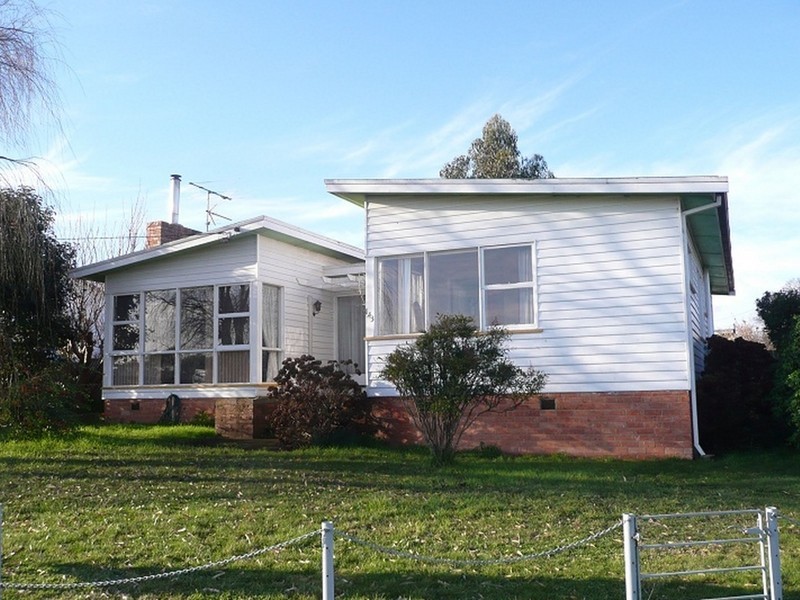 143 Emu Bay Road, Deloraine TAS 7304