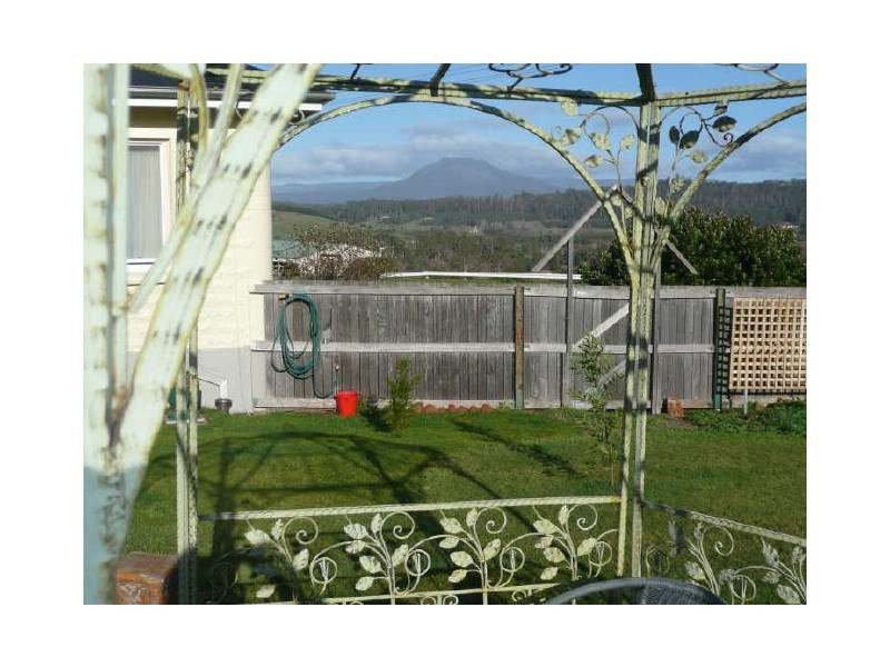 131 Emu Bay Road, Deloraine TAS 7304