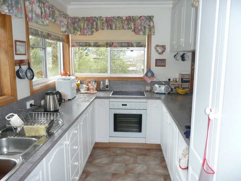 10 Winter Street, Deloraine TAS 7304