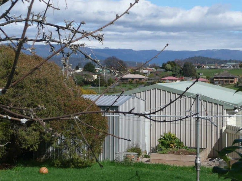 10 Winter Street, Deloraine TAS 7304