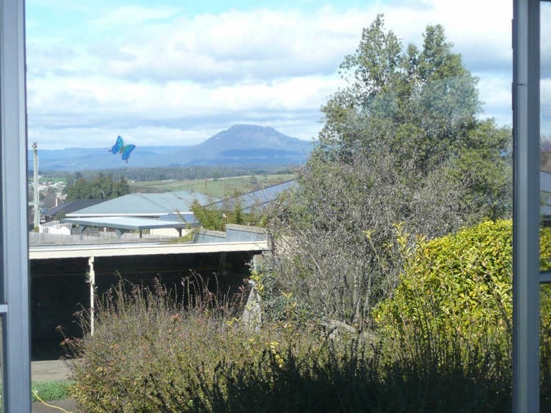 10 Winter Street, Deloraine TAS 7304