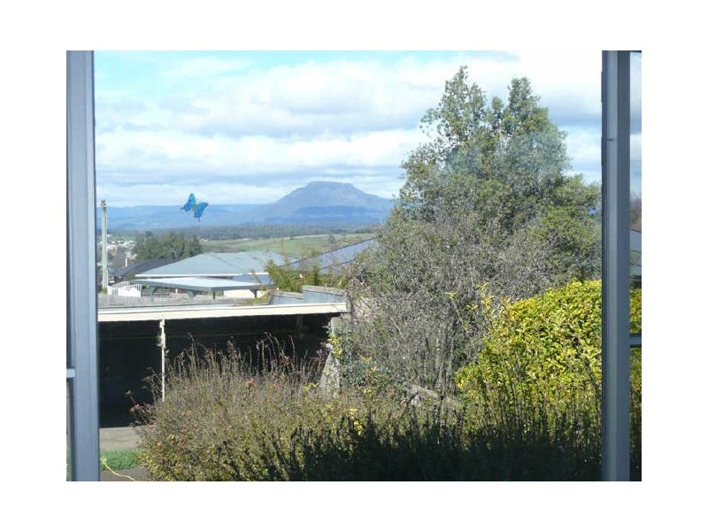 10 Winter Street, Deloraine TAS 7304