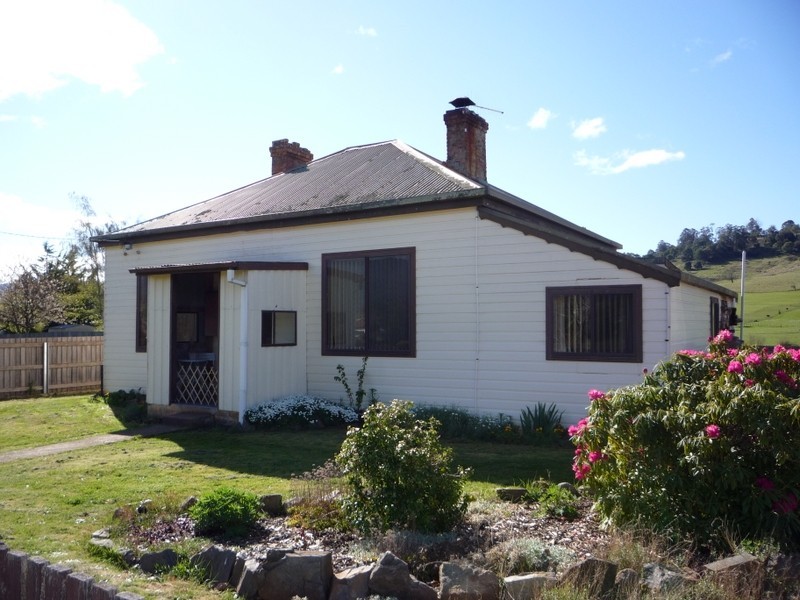 42 Pioneer Drive, Mole Creek TAS 7304