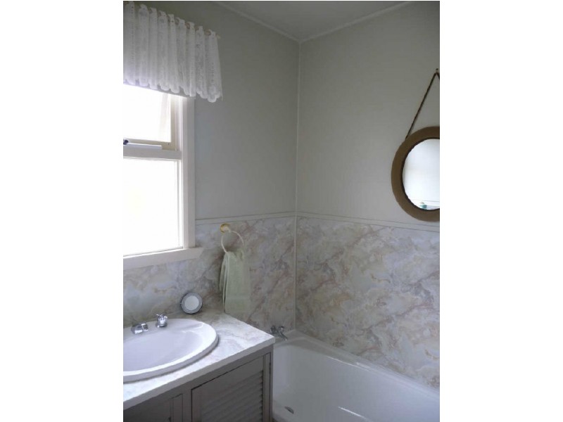 Emu Bay Road, Deloraine TAS 7304