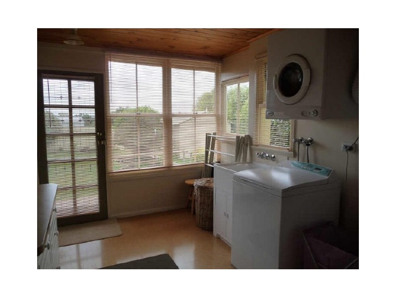 Emu Bay Road, Deloraine TAS 7304