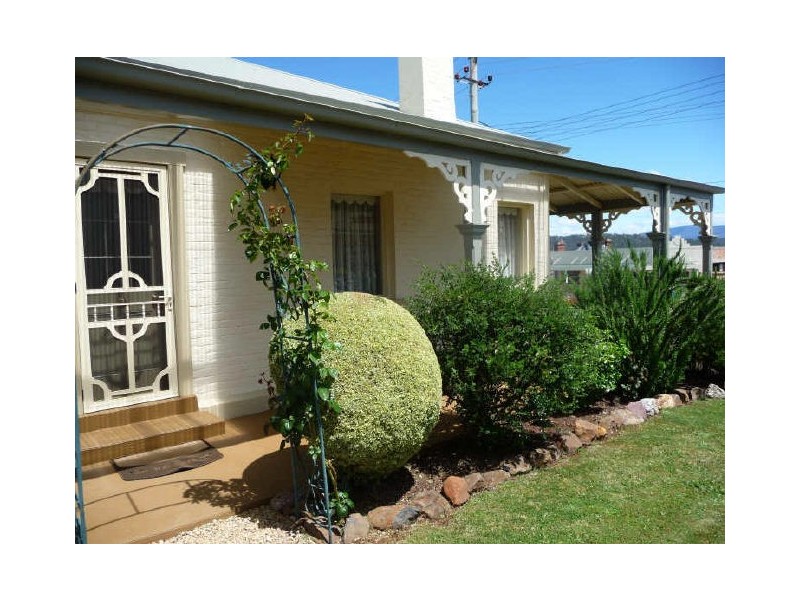 Emu Bay Road, Deloraine TAS 7304