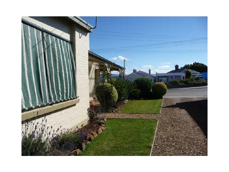 Emu Bay Road, Deloraine TAS 7304