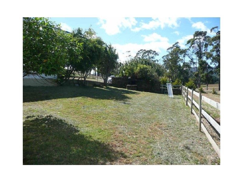 35 Avenue Road, Elizabeth Town TAS 7304