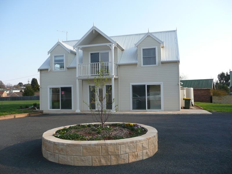 9A East Westbury Place, Deloraine TAS 7304
