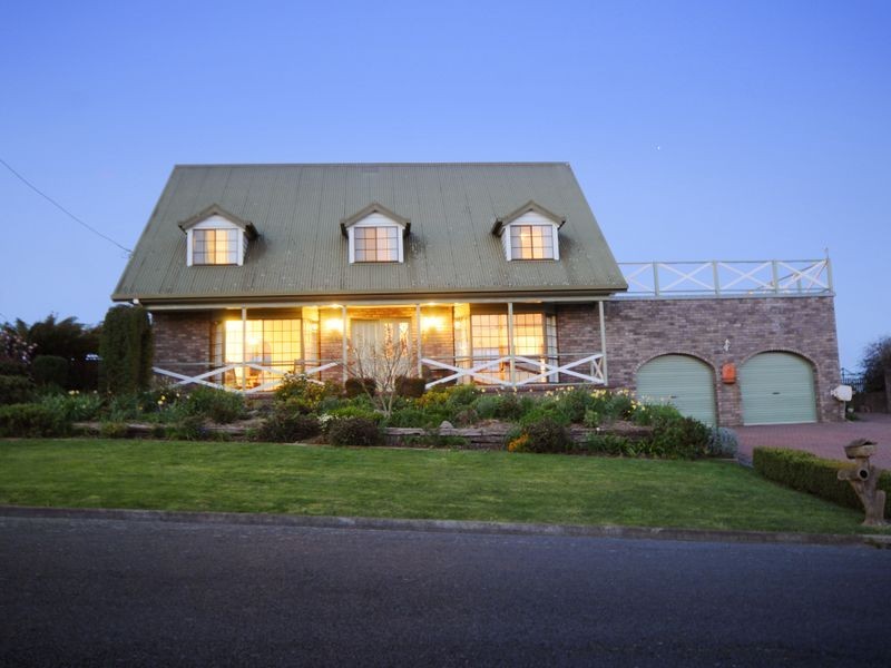 35 Westbury Place, Deloraine TAS 7304