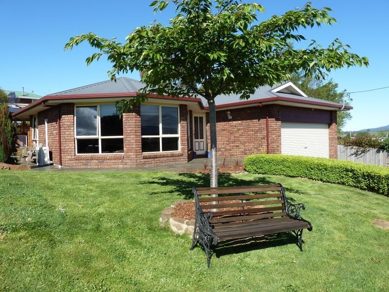 9 Blake Street, Deloraine TAS 7304