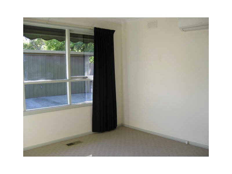 22 Ballantyne Crescent, Kilsyth VIC 3137