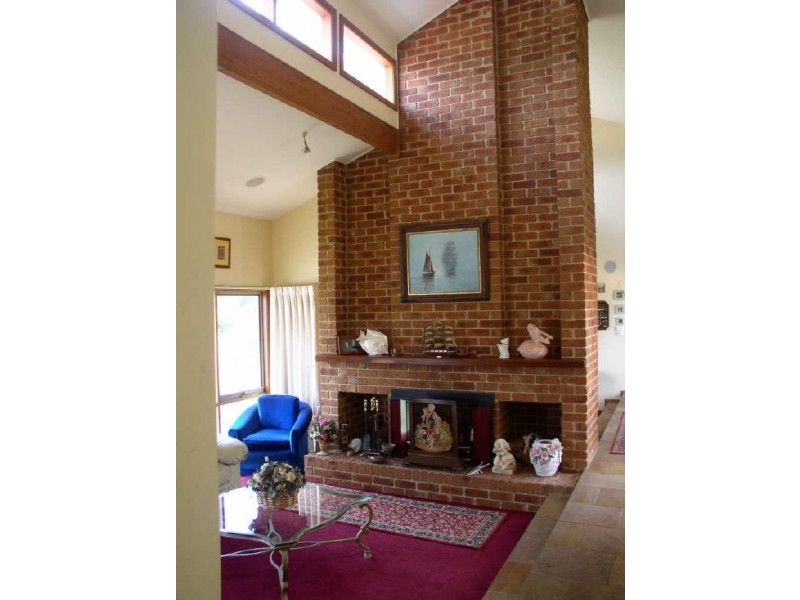 30 Warburton Hwy, Lilydale VIC 3140