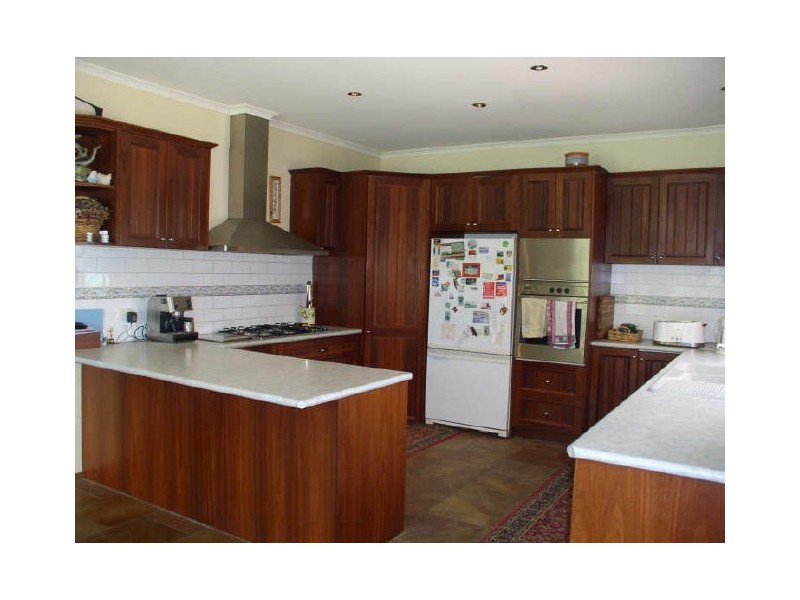 30 Warburton Hwy, Lilydale VIC 3140