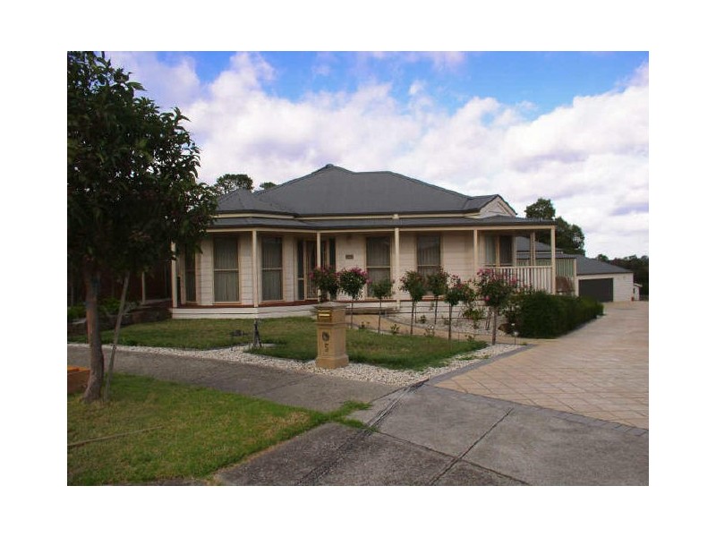 5 Hilton Place, Mooroolbark VIC 3138