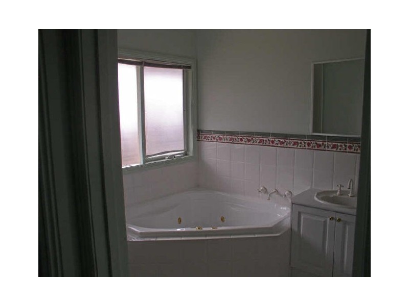 5 Hilton Place, Mooroolbark VIC 3138