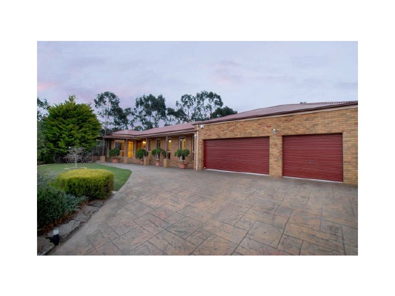 33-34 Eucalypt Drive, Lilydale VIC 3140