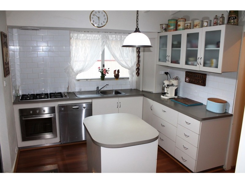 48 South Street, York WA 6302