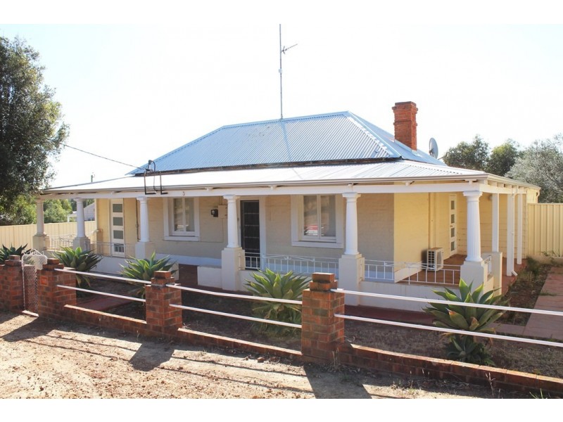 3 Steere Road, York WA 6302