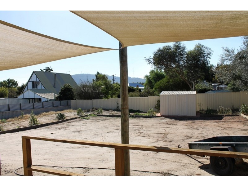 3 Steere Road, York WA 6302