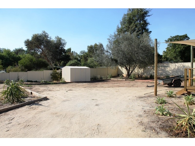 3 Steere Road, York WA 6302