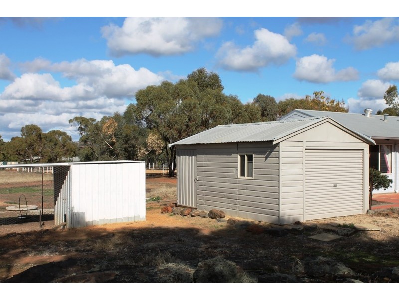 15 Prunster Road, York WA 6302