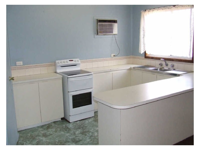 11 Thomson Street, York WA 6302