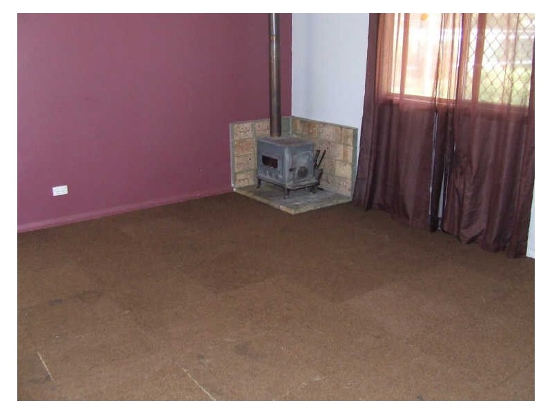 11 Thomson Street, York WA 6302