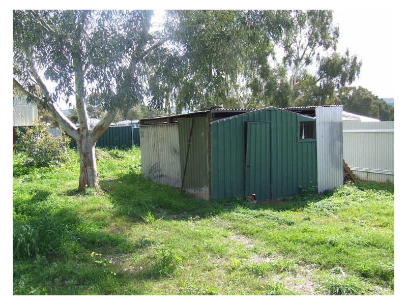 11 Thomson Street, York WA 6302