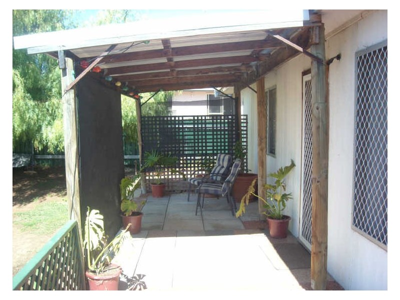 11 Thomson Street, York WA 6302