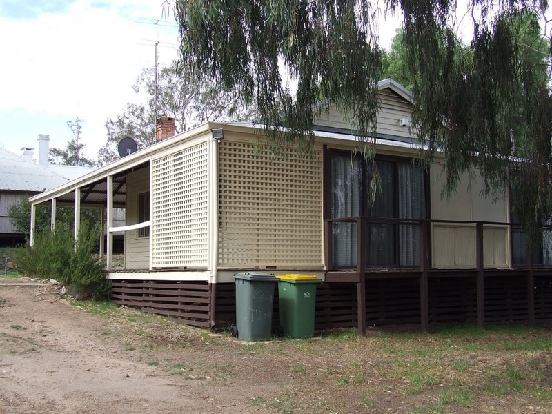 2/3 Brook Street, York WA 6302