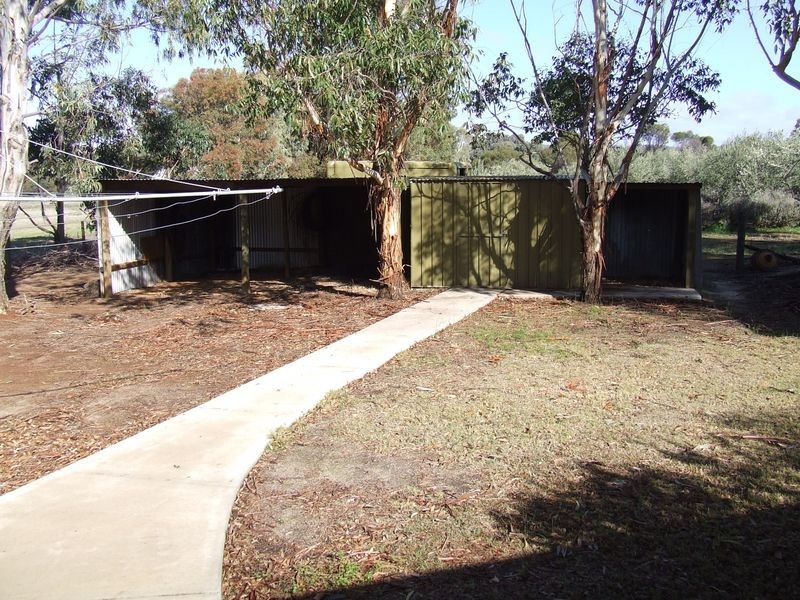 81 Tenth Rd, York WA 6302