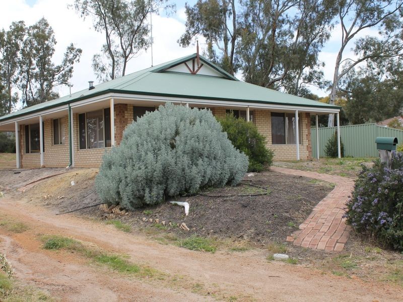 68 Suburban Road, York WA 6302