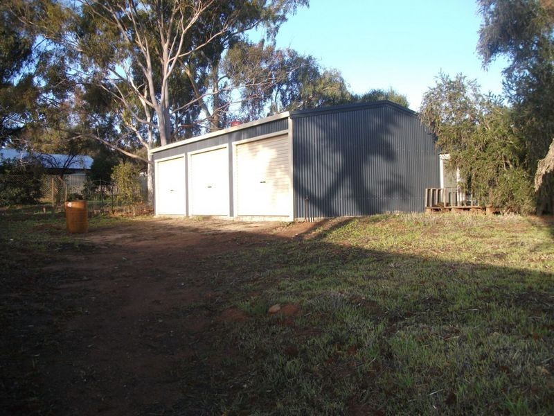 58 Suburban Road, York WA 6302