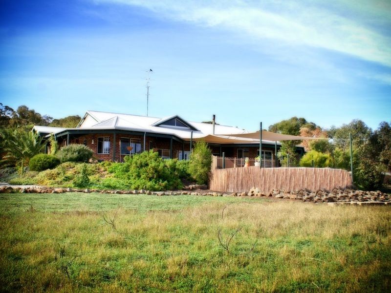 6 Steere Road, York WA 6302