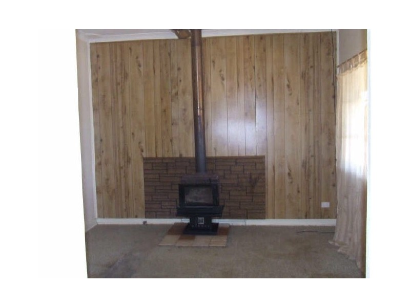 7 Hopkins Street, Beverley WA 6304