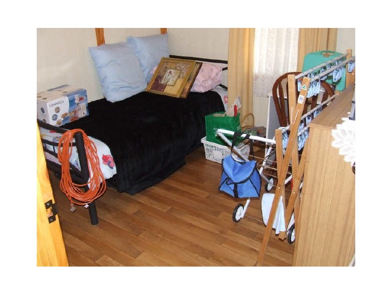 64 Newcastle St, York WA 6302