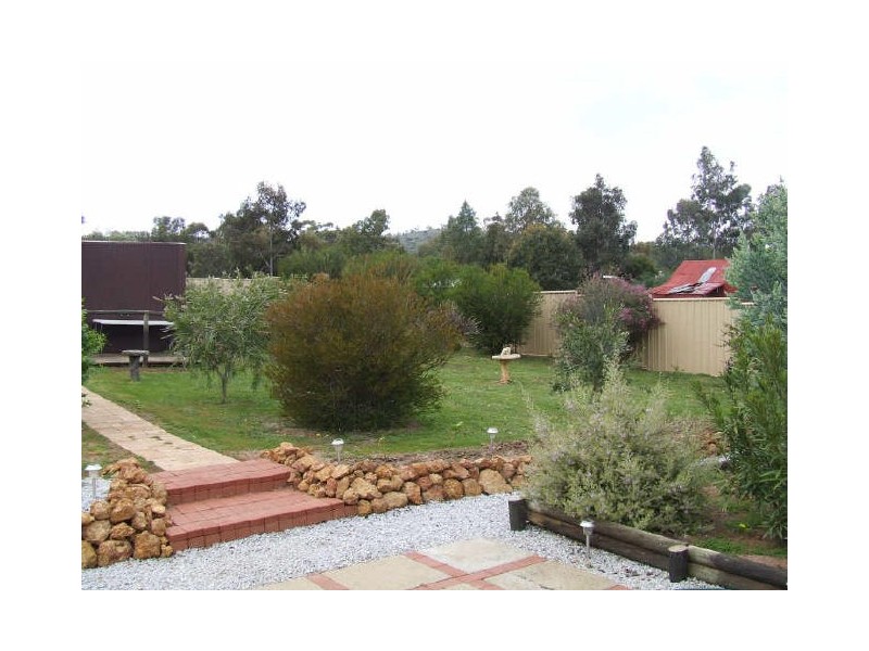 64 Newcastle St, York WA 6302