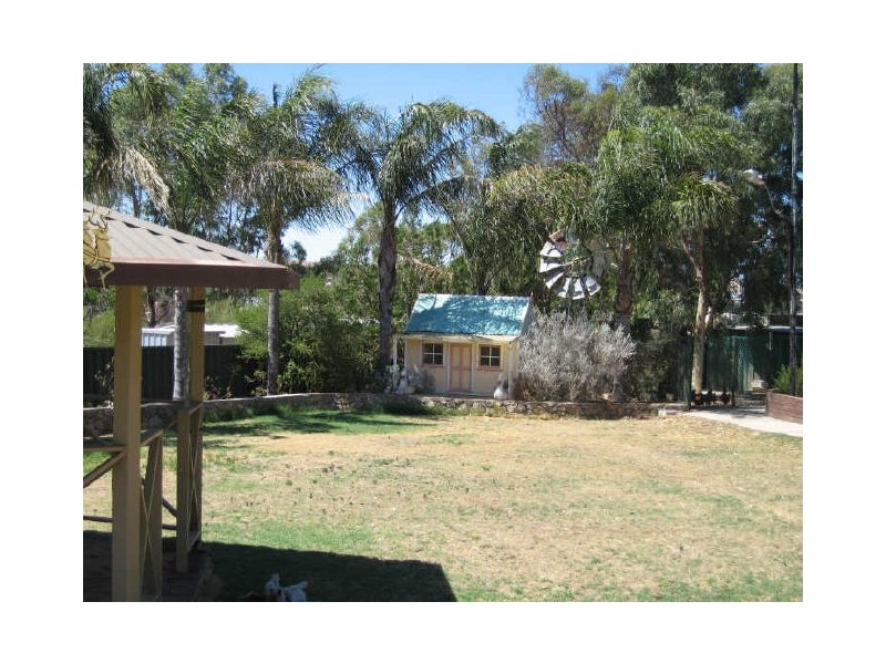 22 Thomson Street, Northam WA 6401