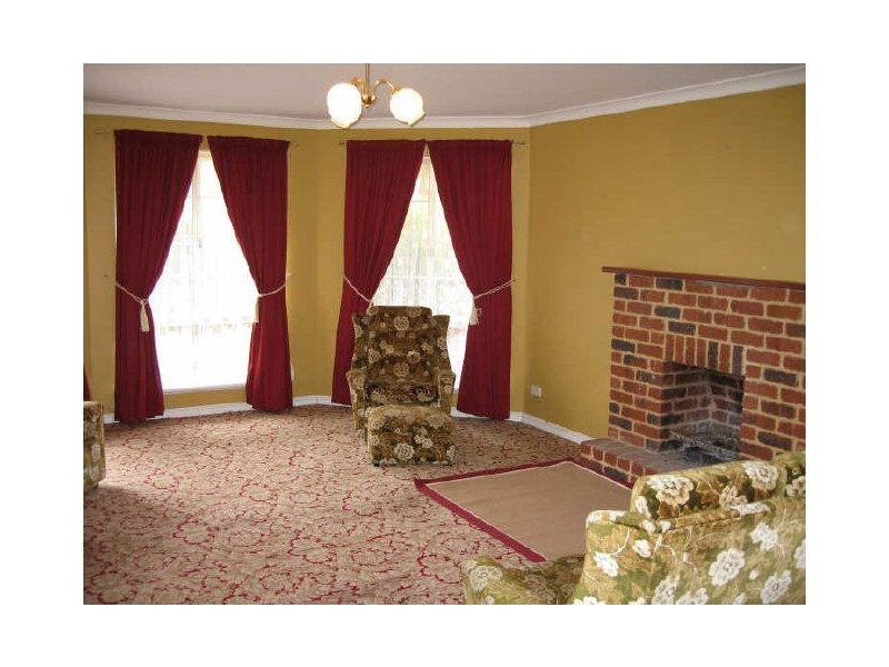 124 Herbert Road, York WA 6302