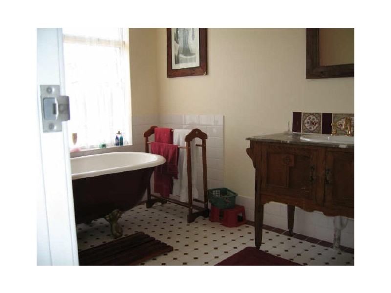 124 Herbert Road, York WA 6302