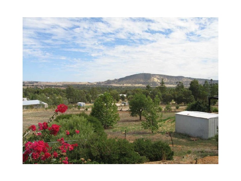 124 Herbert Road, York WA 6302