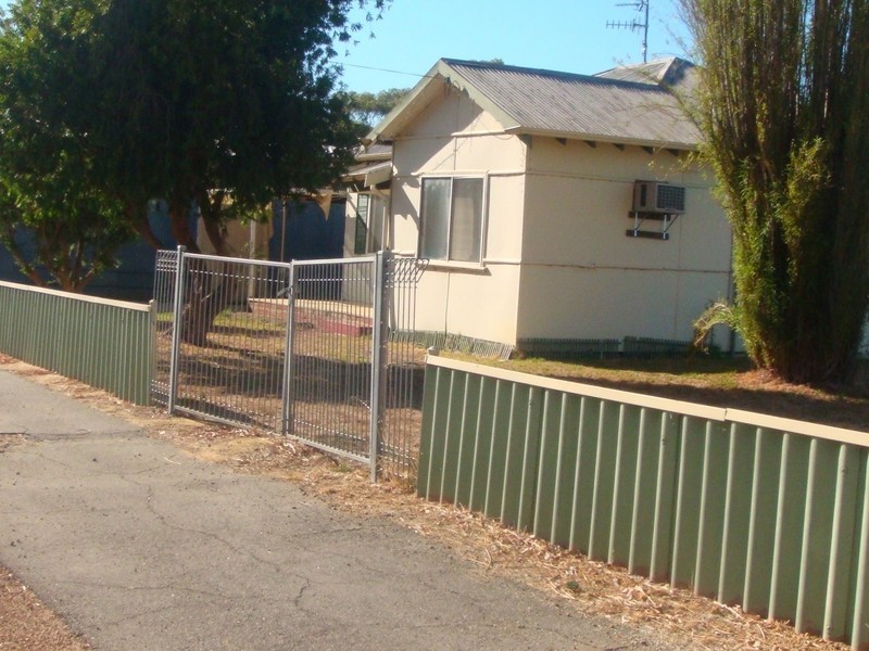 55 Hunt Rd, Beverley WA 6304