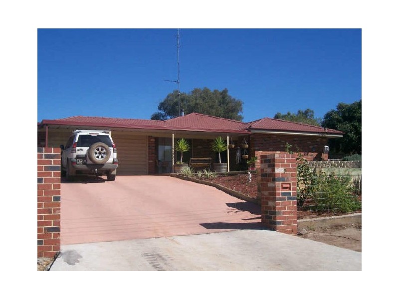 9 Maud Street, York WA 6302