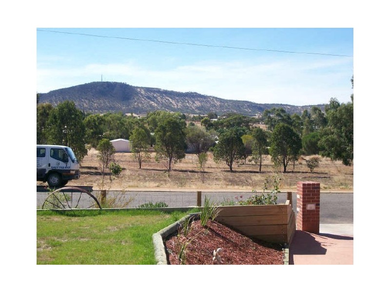 9 Maud Street, York WA 6302