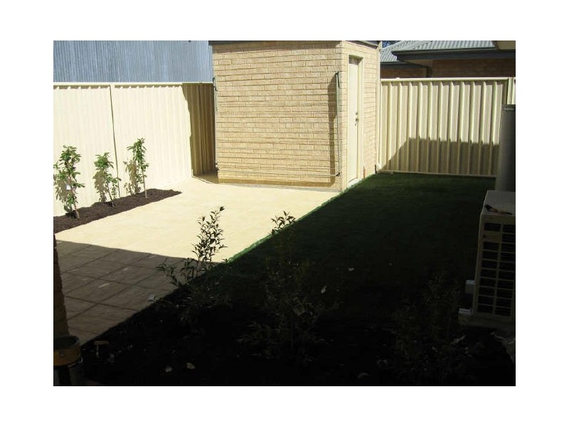 Unit 8/9 Joaquina Street, York WA 6302