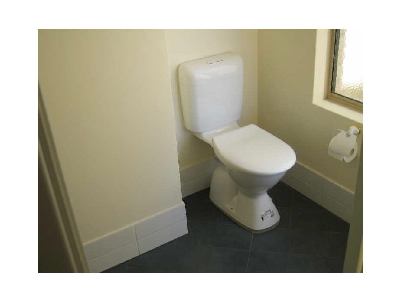 Unit 2/9 Joaquina Street, York WA 6302