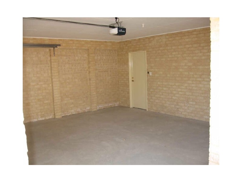 Unit 2/9 Joaquina Street, York WA 6302