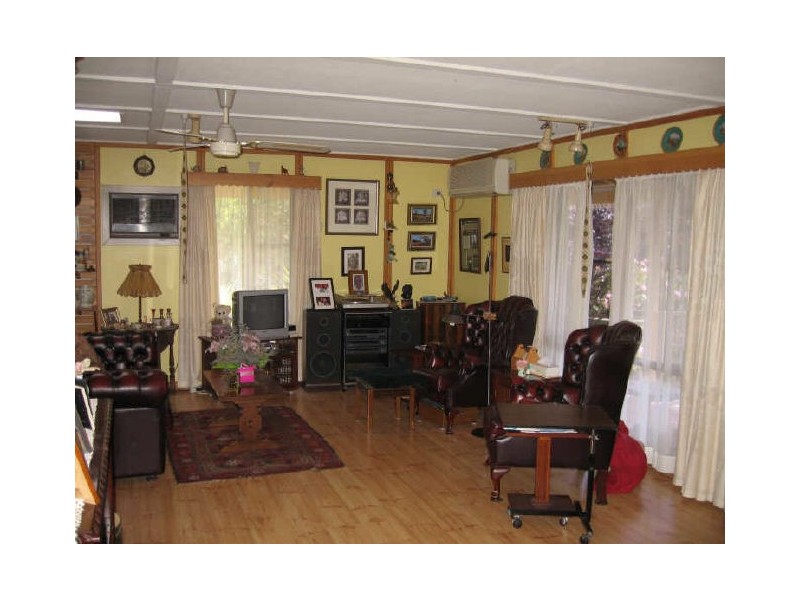 35 Alfred Street, York WA 6302